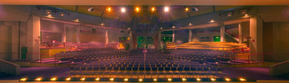 Ultrawide Blick von der Bühne des Fontane-Haus